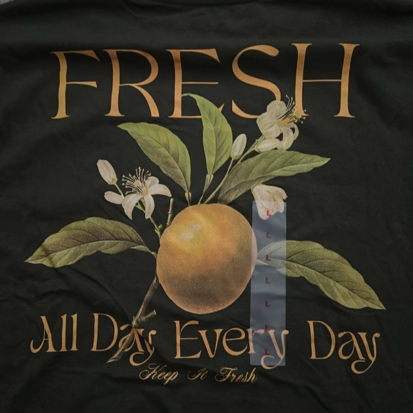 Citrus Graphic Tee - Picture 4 of 4